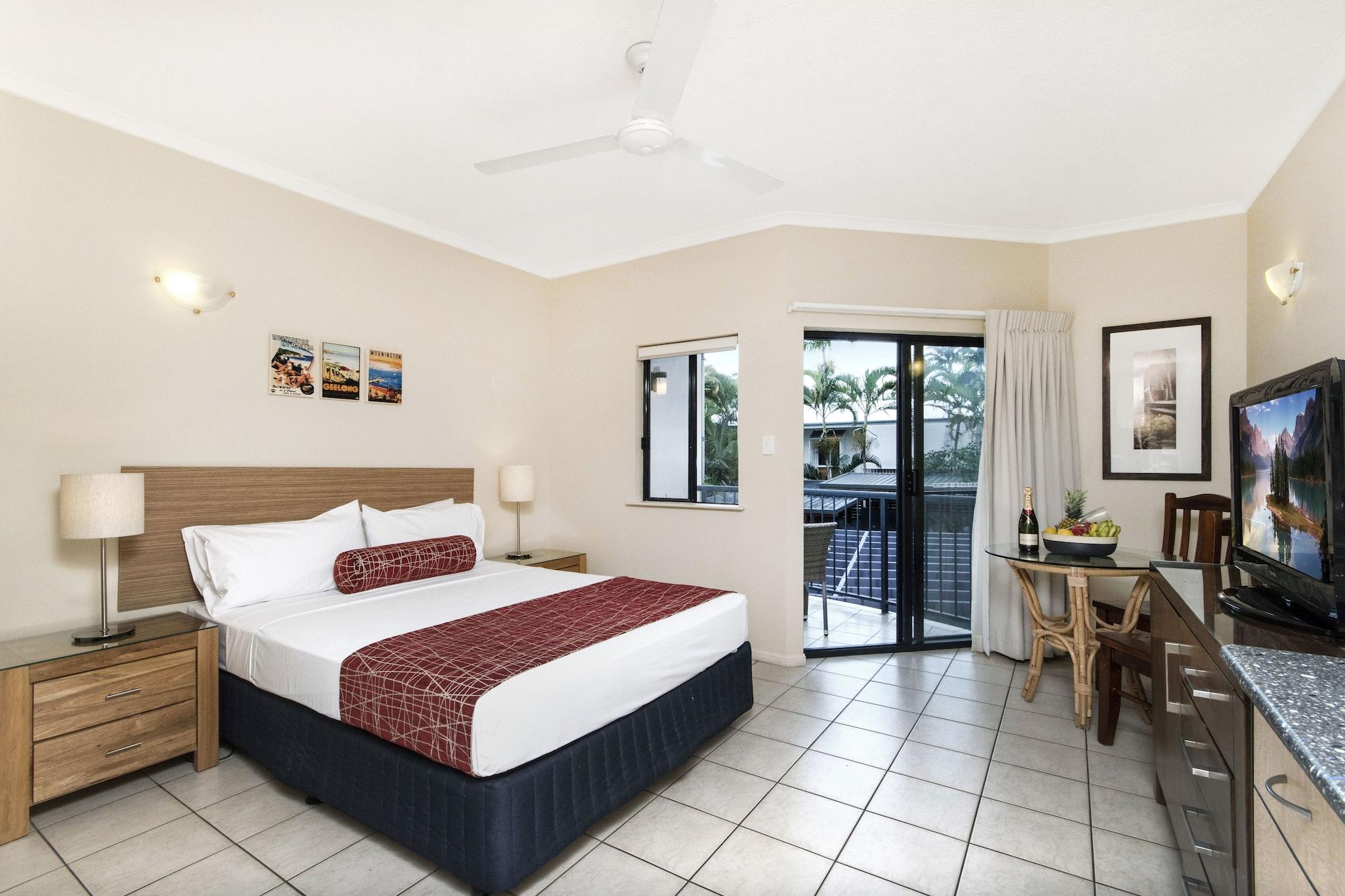 Bay Villas Resort Port Douglas Exterior photo